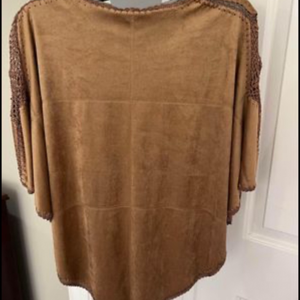 Poncho - Picture 3 of 3
